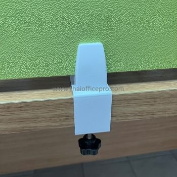 ฐานรับพาร์ติชั่น บนโต๊ะแบบหนีบ