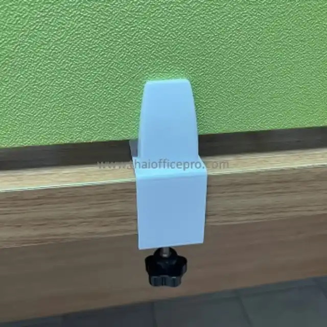 ฐานรับพาร์ติชั่น บนโต๊ะแบบหนีบ