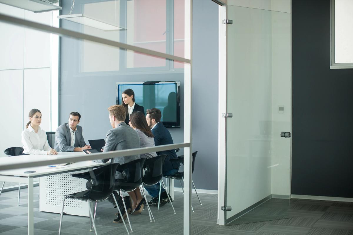 แนะนำ โต๊ะประชุม 6 ที่นั่ง เหมาะกับห้องประชุมขนาดเล็ก