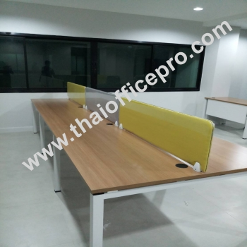 มินิสกีนวางบนโต๊ะ