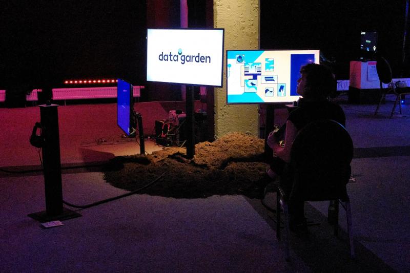 Presentation of data garden from Shaman garage at The Overkill (photo credit Tessa Wiegerinck)