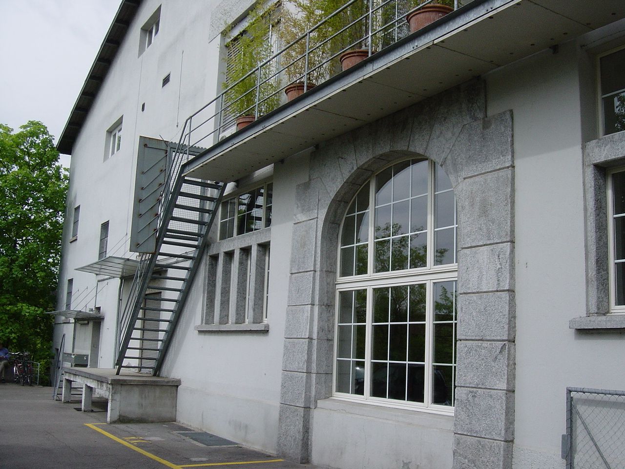 Lichtprojektion auf Wandflächen im Tanzhaus Zürich