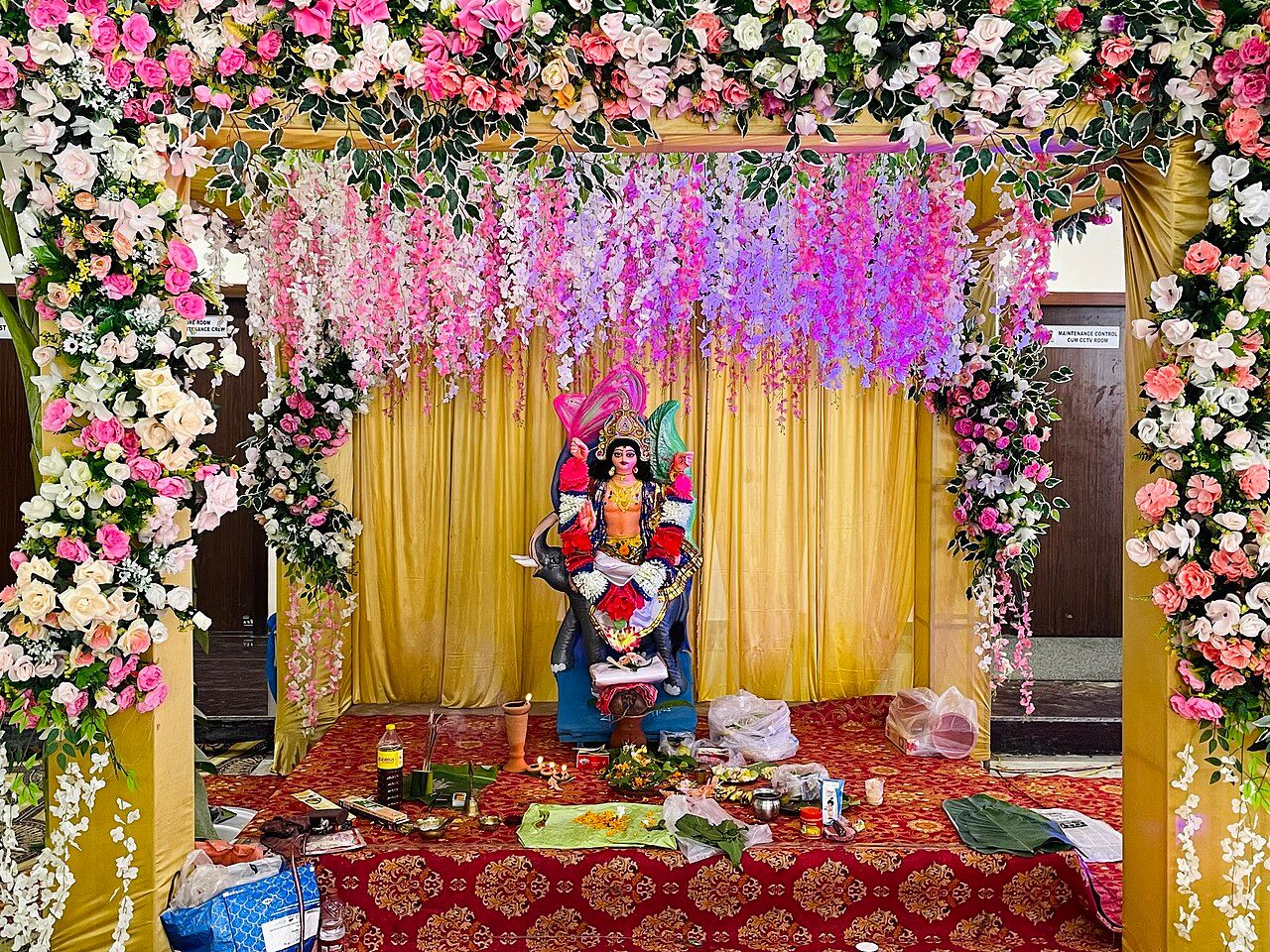 विश्वकर्मा पूजा 17 सितंबर को, जानें औजारों की पूजा का महत्व और तीन सरल उपाय