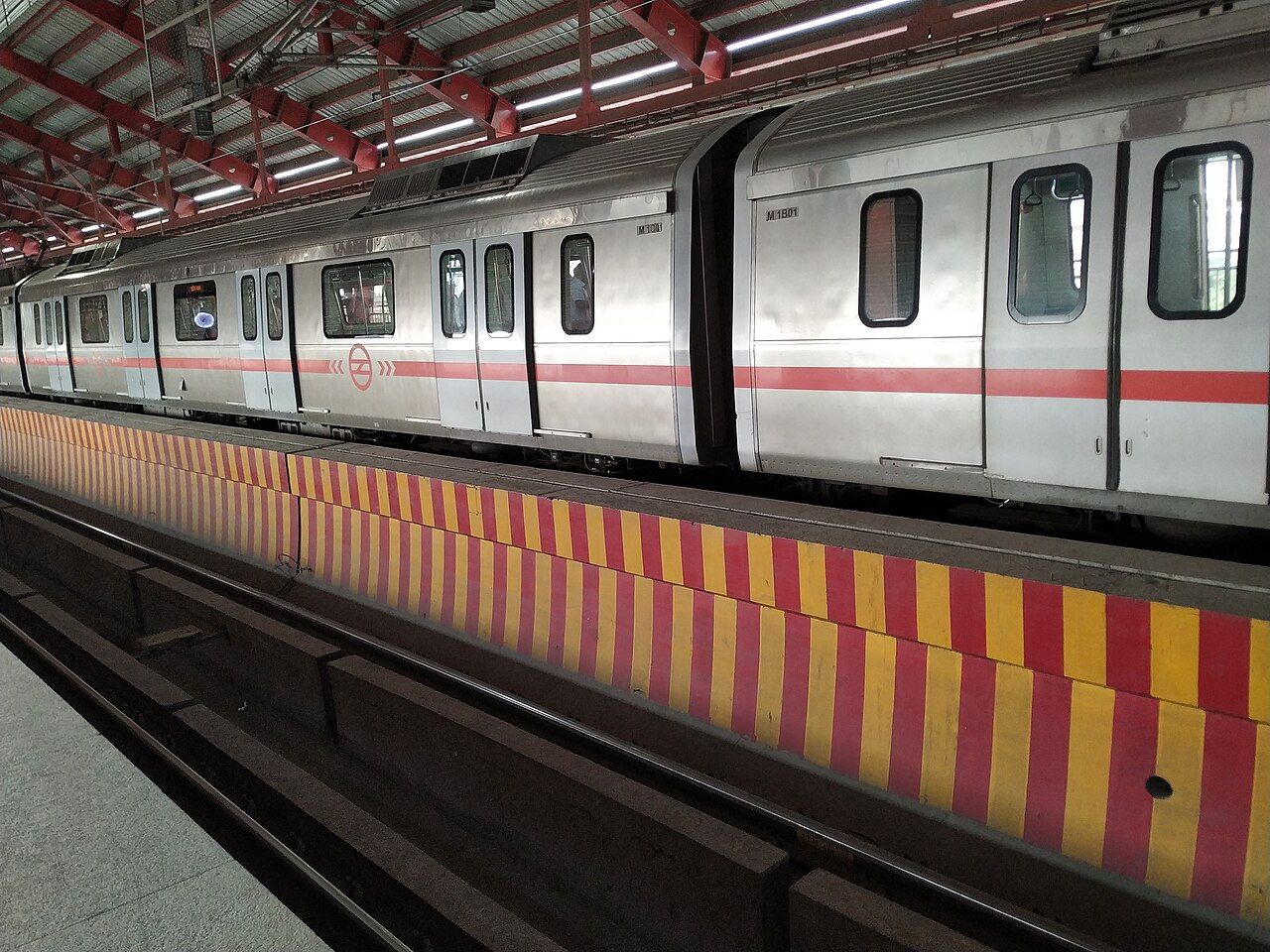 दिल्ली मेट्रो की पार्किंग होगी स्मार्ट, फास्टैग से कटेगा शुल्क और नकद की जरूरत नहीं
