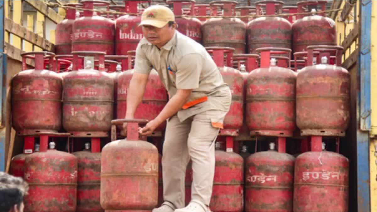 LPG Booking Rules Change: घरेलू गैस उपभोक्ताओं को सरकार की बड़ी राहत, अब 25 दिन में बुक होगा सिलेंडर