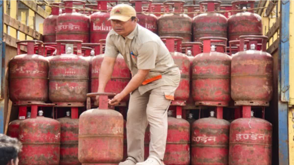 LPG Booking Rules Change: घरेलू गैस उपभोक्ताओं को सरकार की बड़ी राहत, अब 25 दिन में बुक होगा सिलेंडर