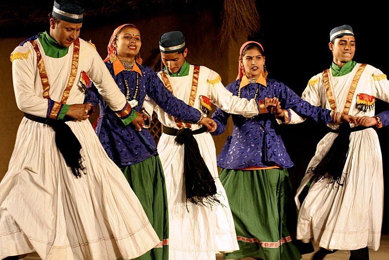 जौनसार-बावर में दिखावे पर लगाम, शादी-समारोह में अब तीन पारंपरिक गहने ही पहनेंगी महिलाएं