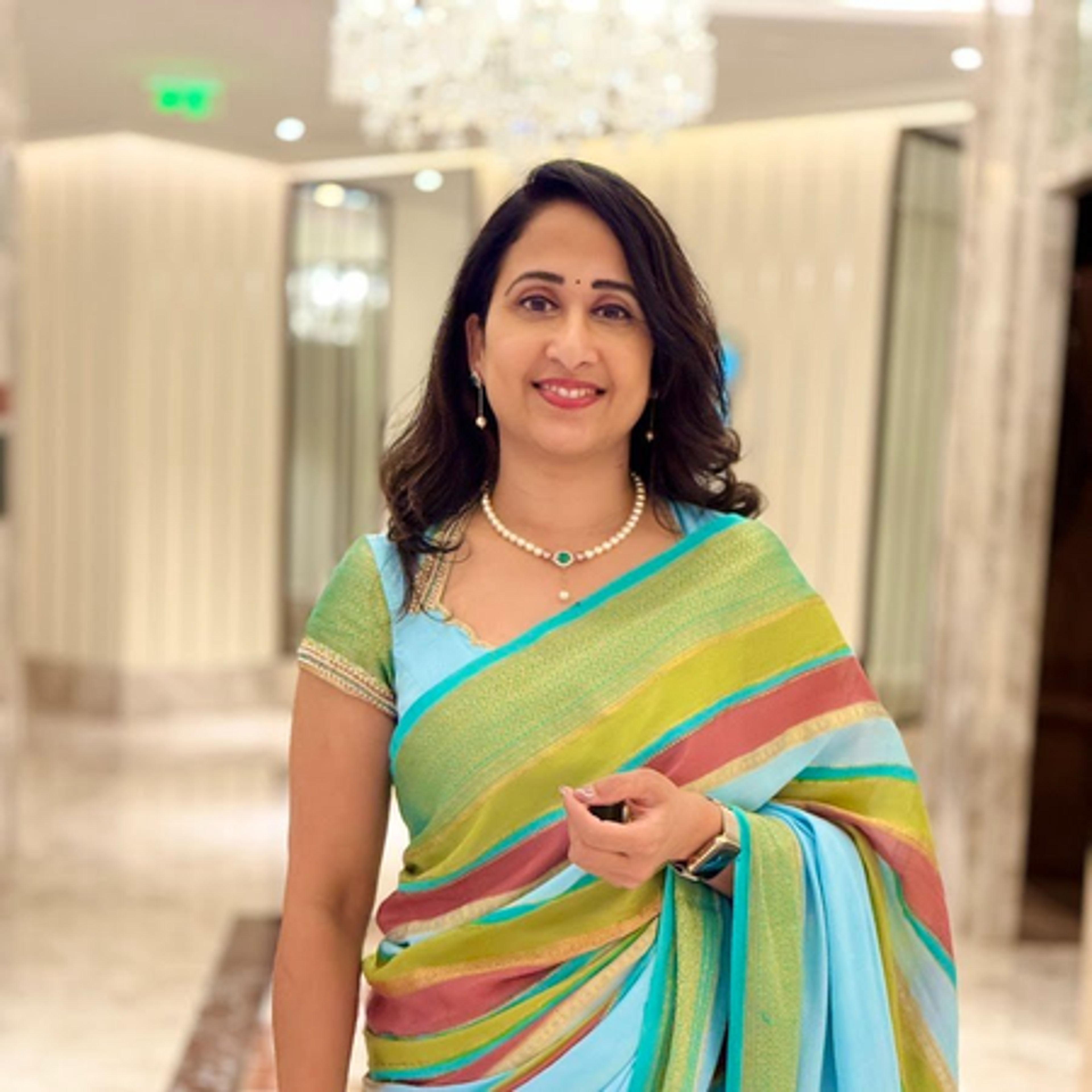 लंदन में नौकरी का झांसा देकर ठगी का आरोप, एयरपोर्ट से ‘नंदूज वर्ल्ड’ की यूट्यूबर गिरफ्तार