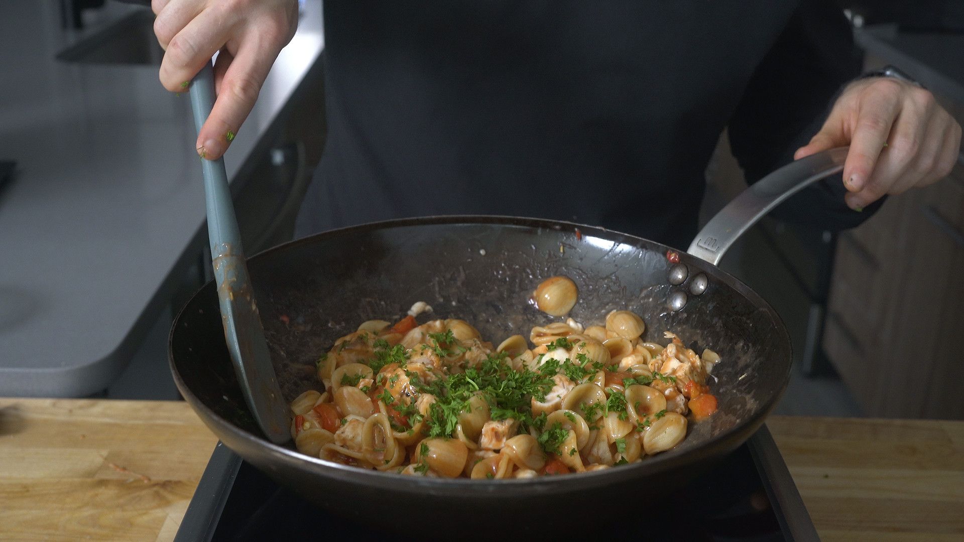 One-Pot Chicken, Mozzarella, & Roasted Pepper Pasta | CookWell
