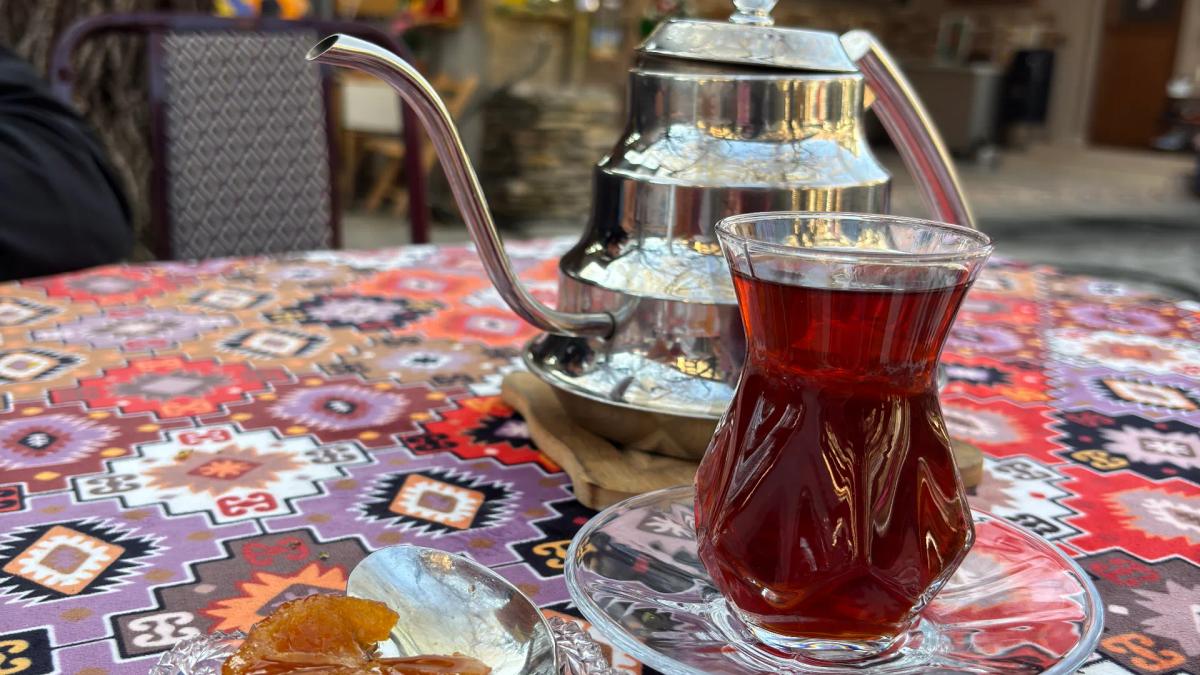 Azerbaijani tea culture is ancient, intricate, and deeply beloved. Tea is served in the armudu — a small, pear-shaped glass whose name means exactly that: ‘pear’ in Azerbaijani.