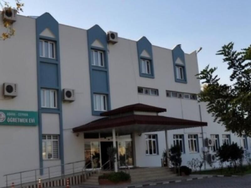 Adana Ceyhan Öğretmenevi dış cephe görünümü