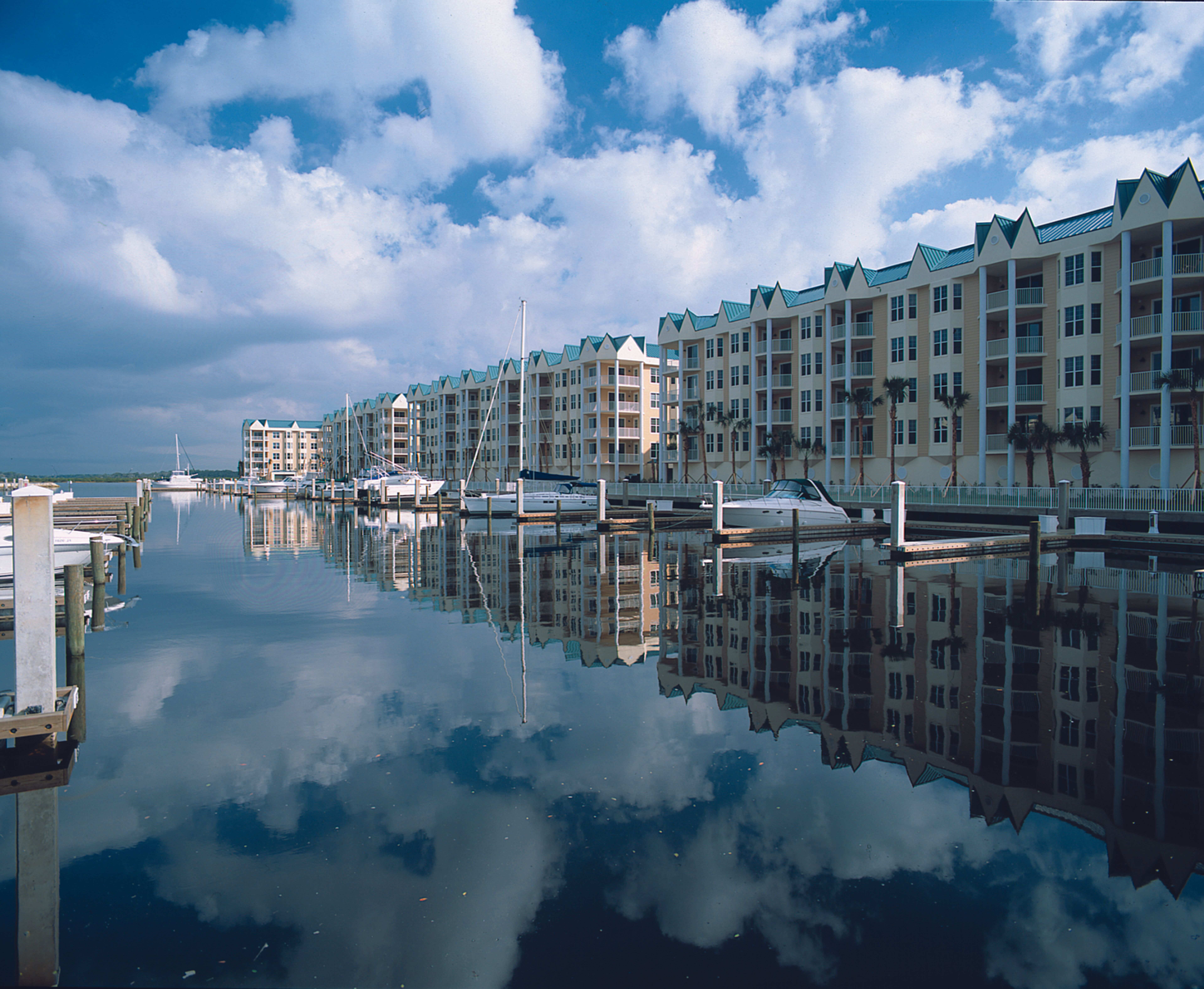 HARBOUR VILLAGE GOLF AND YACHT CLUB