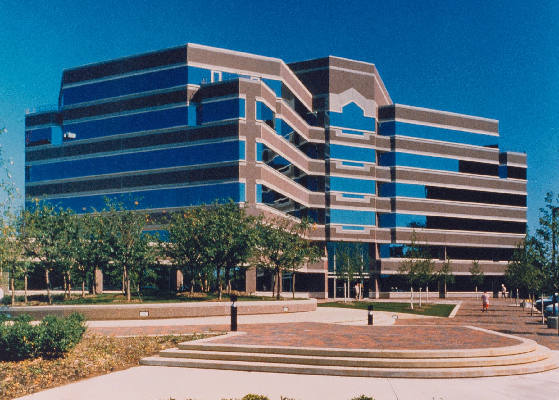 EXECUTIVE COMMERCE CENTER 5