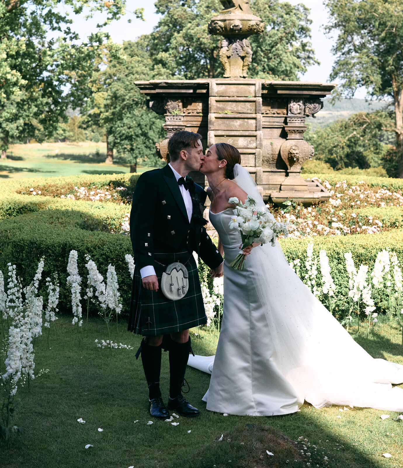 Allison Boyajian-Hanley & Stefan Hanley's Scottish Castle Wedding | VEIL Magazine