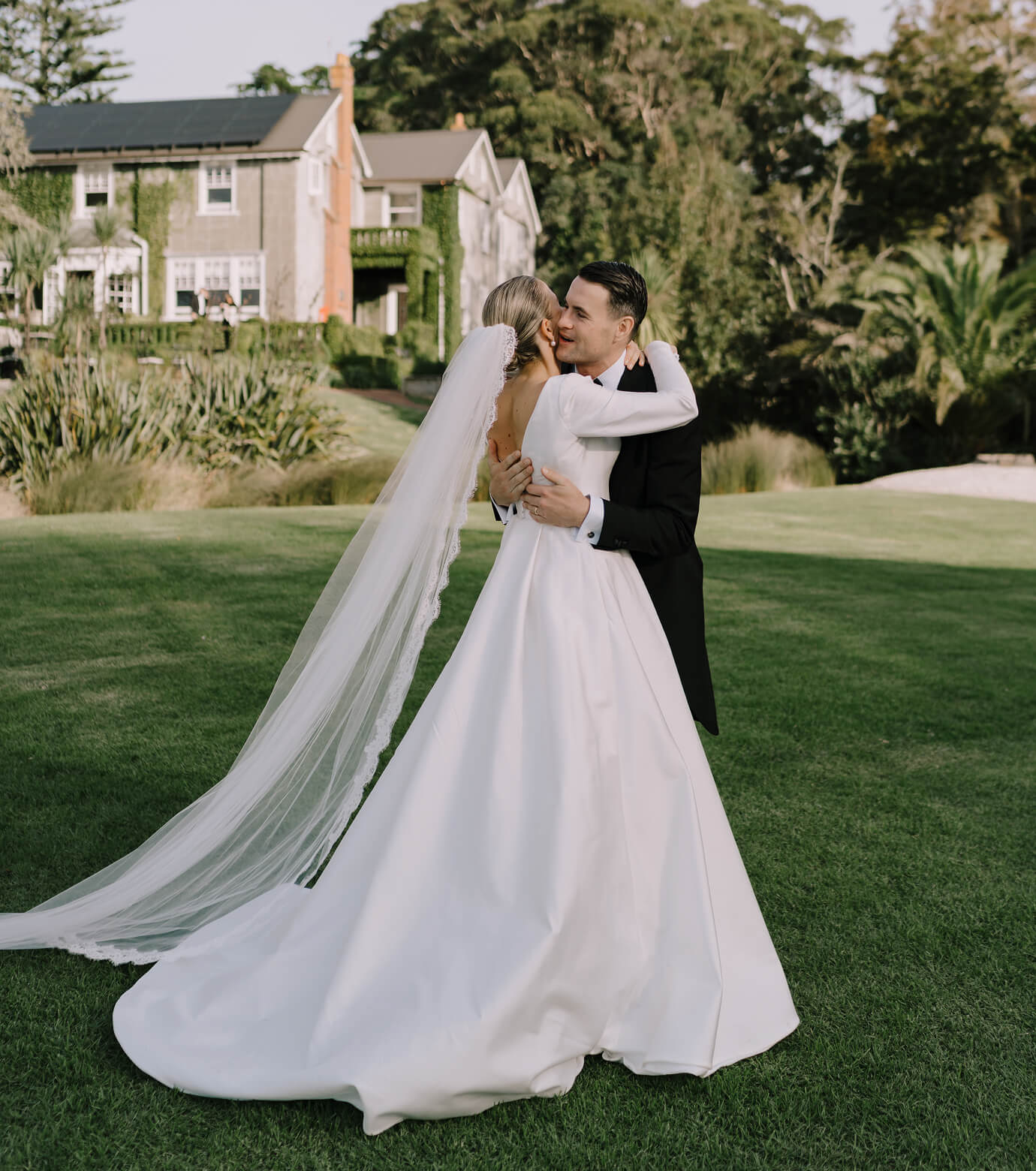 Lydia Riddiford and Sam Harris wedding