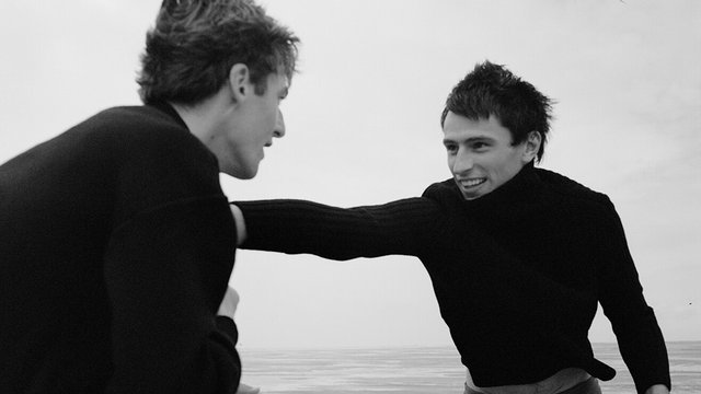 Love Through the Lens of Rob Tennent | VEIL Magazine
