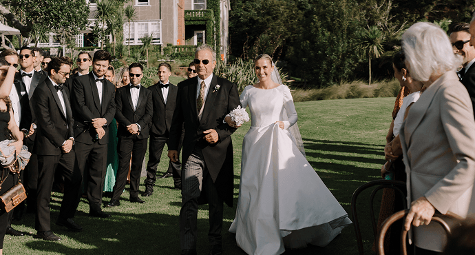 Lydia Riddiford & Sam Harris' McCallum Residence Wedding | VEIL Magazine