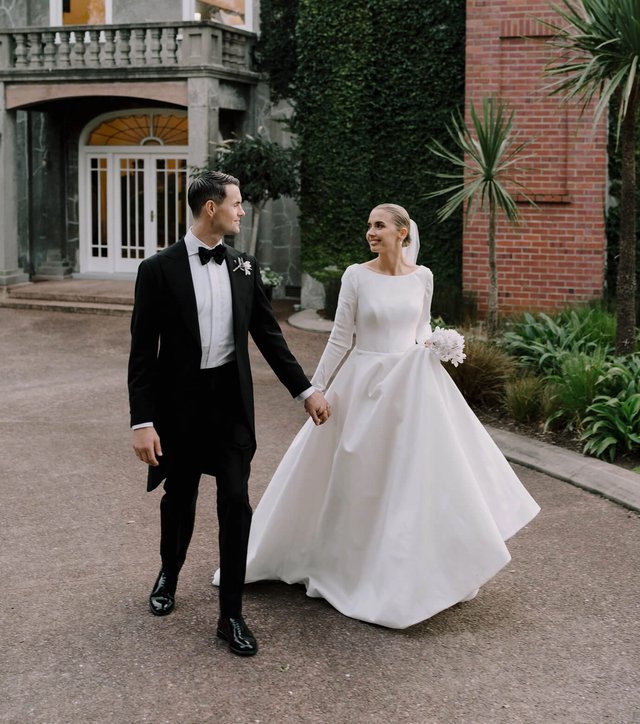 Lydia Riddiford and Sam Harris wedding