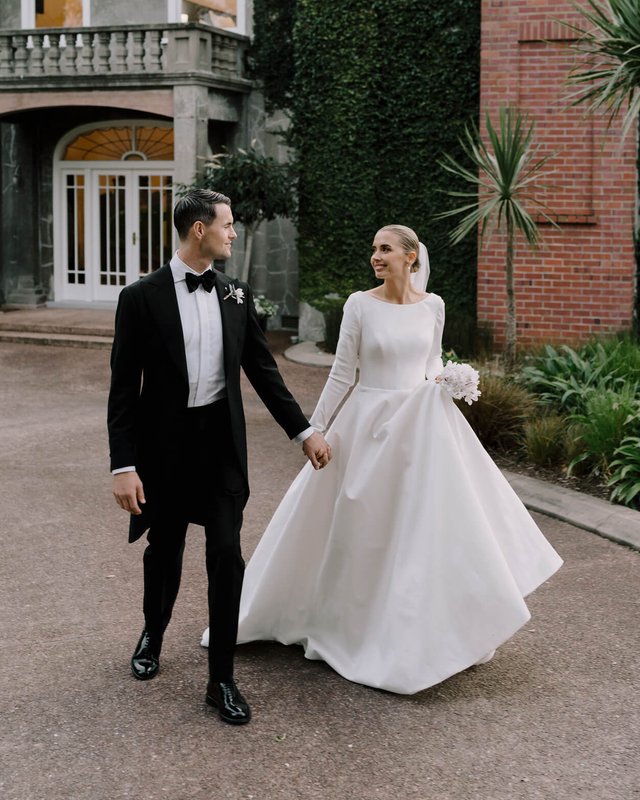 Lydia Riddiford and Sam Harris wedding