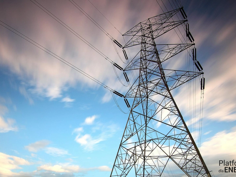 Dlaczego dziś tak trudno uzyskać warunki przyłączenia dla OZE?