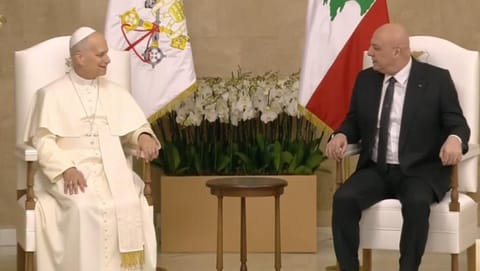 "لقاء رسمي في القصر الجمهوري: الرئيس عون يستقبل البابا لاوون الرابع عشر بكلمة عن لبنان الرسالة"