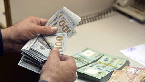 خشية من انفلات سعر صرف الليرة... والفوضى!