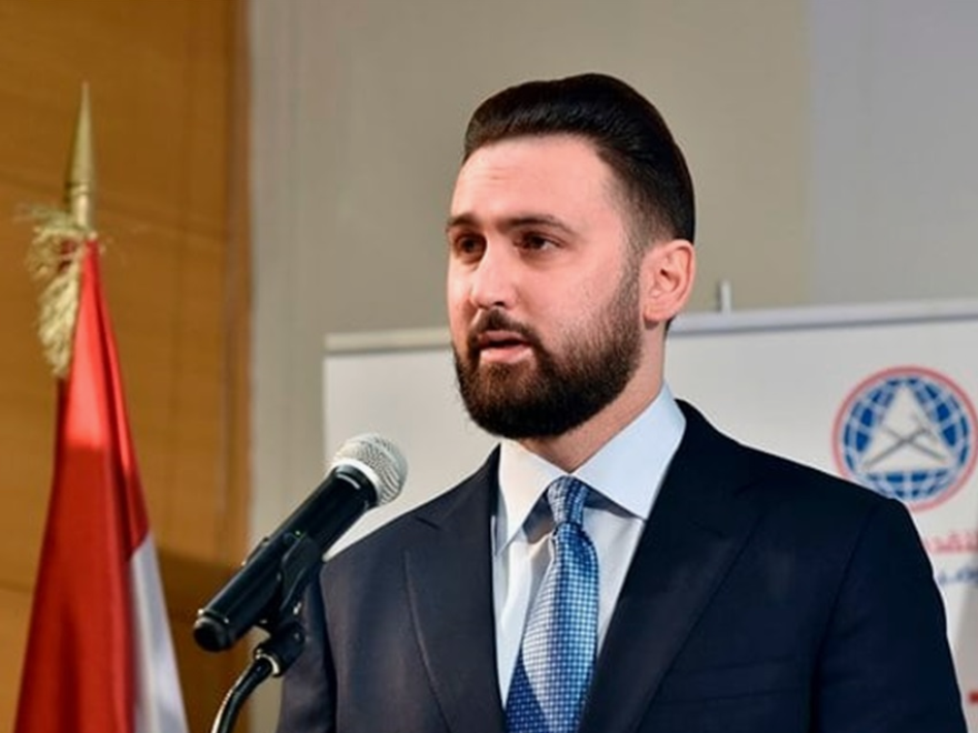 جنبلاط: الاعتداءات الإسرائيلية تُسقط أي مبررات للتفاوض وتفرض على الدولة حماية سيادتها