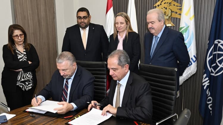 وزارة المالية والبنك الدولي يواصلان دعم التعافي الاقتصادي في لبنان مع توقيع منحة للطاقة الشمسية