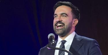 زهران ممداني يقلب معادلات السياسة الأميركية: أول مسلم يتولى عمدة نيويورك