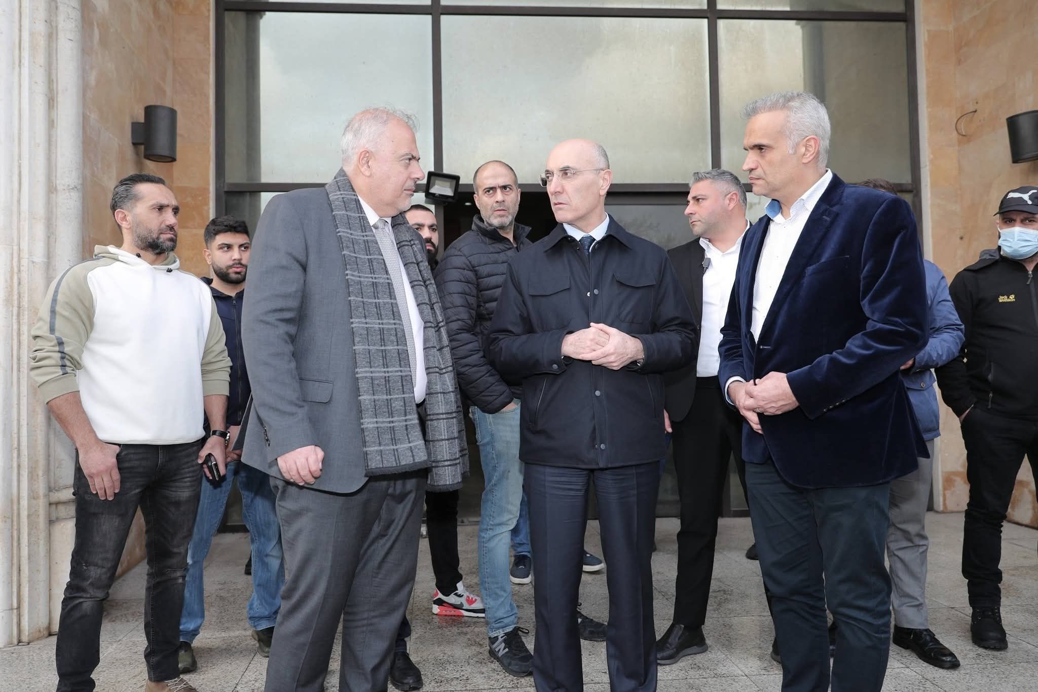 الحجار تفقد هيئة إدارة السير في كورنيش النهر