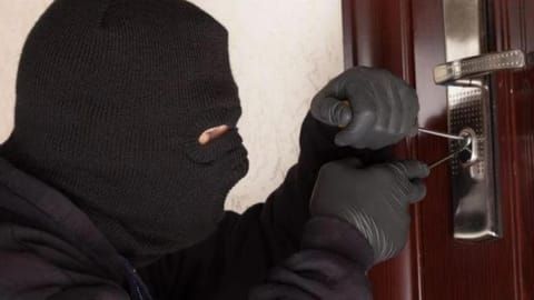 عصابة تبيع ما سرقته... وقوى الأمن لها بالمرصاد