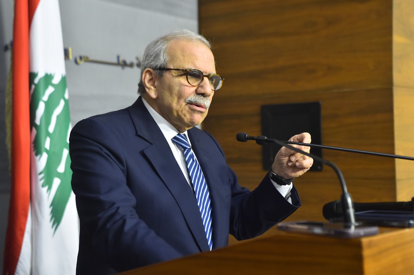 نواف سلام: قانون الانتظام المالي يحمي المودعين ويضمن مساءلة ومحاسبة واضحة