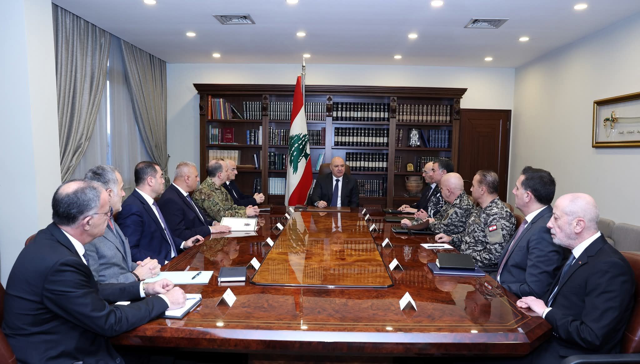 عون ترأس اجتماعاً أمنياً في بعبدا: تثبيت الاستقرار، تحسين أوضاع العسكريين، والتحضير لمؤتمر دعم الجيش