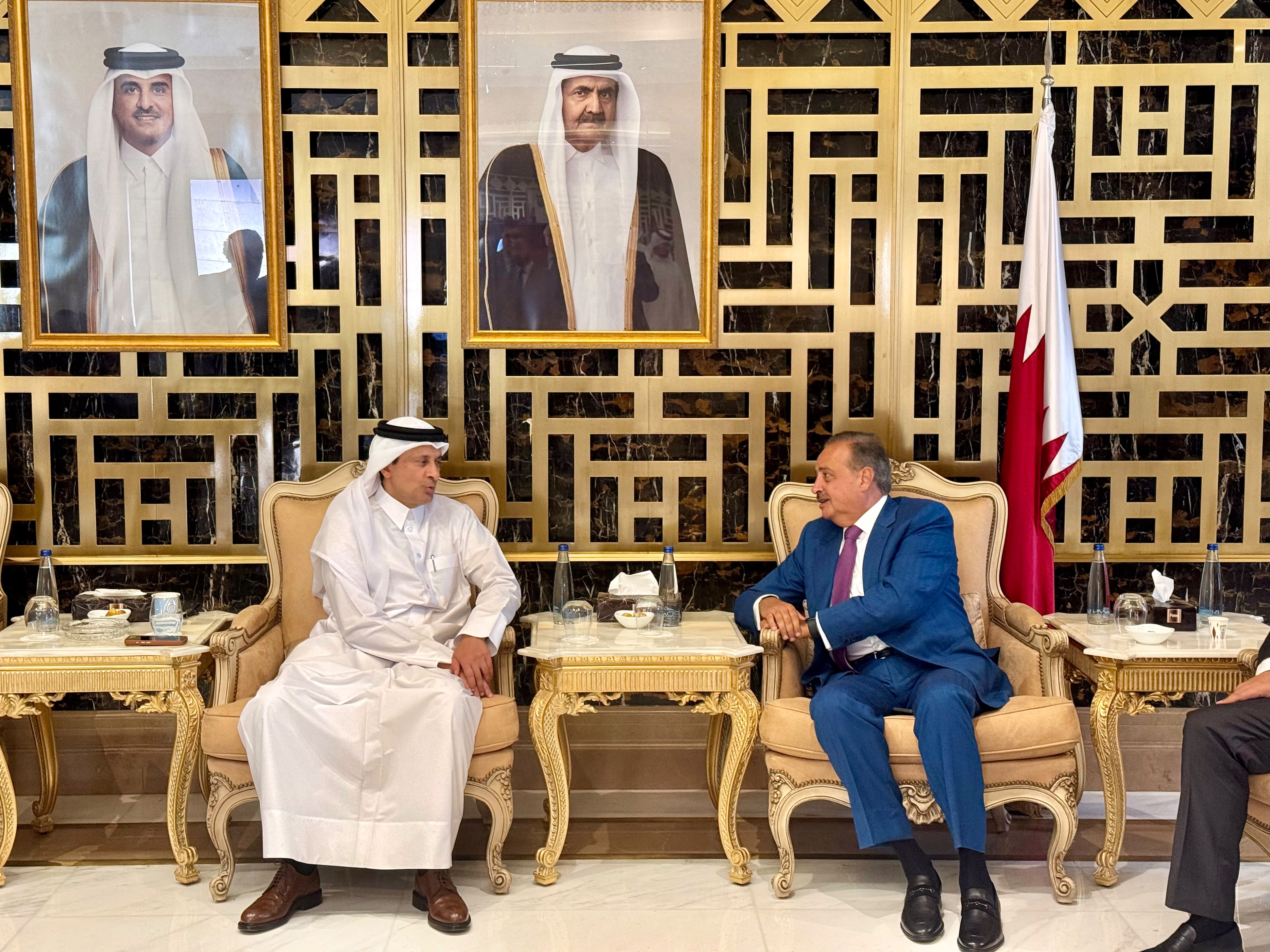 أرسلان في السفارة القطرية معزّياً برحيل الأمير الوالد