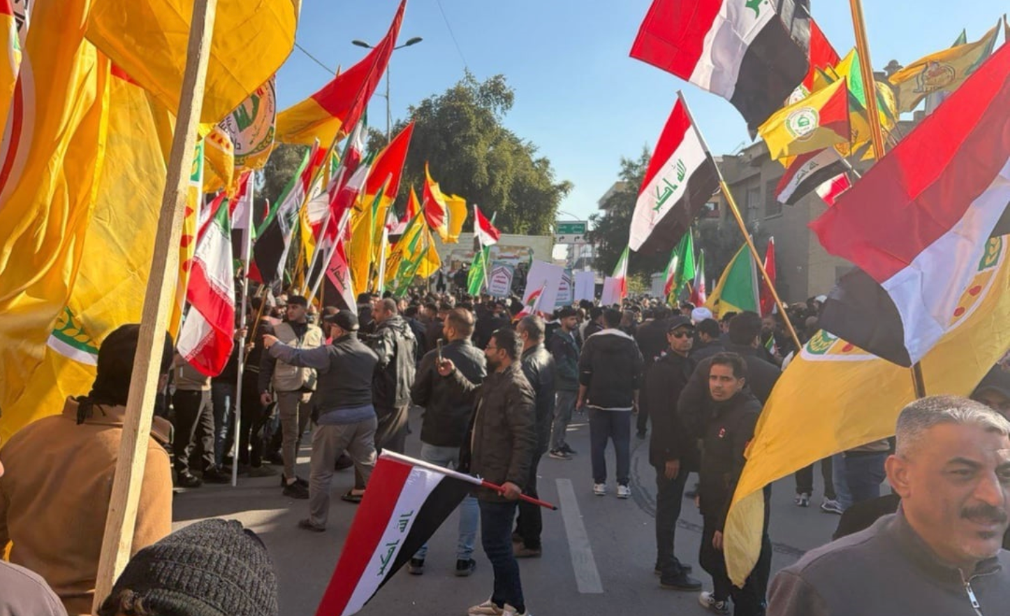 العراق.. مسيرة شعبية داعمة لإيران وسط تصاعد التوتر الإقليمي
