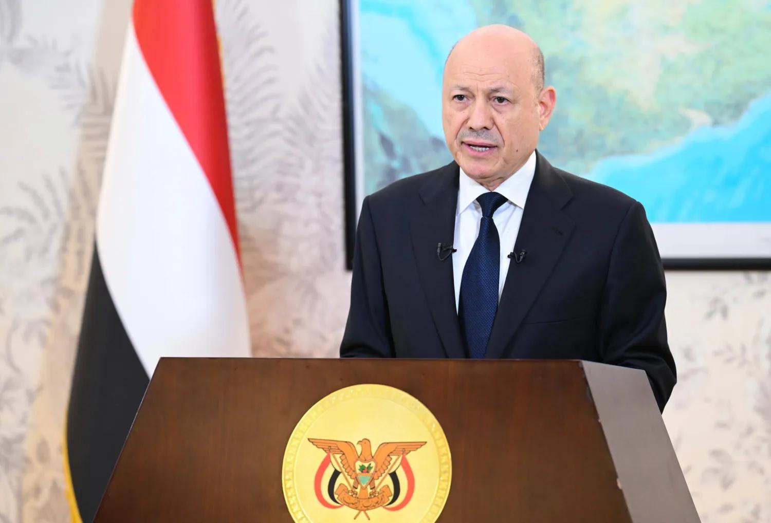 محافظ حضرموت يصف عملية "استعادة المعسكرات" بالسلمية ويؤكد عدم استهداف المدنيين أو الأحزاب