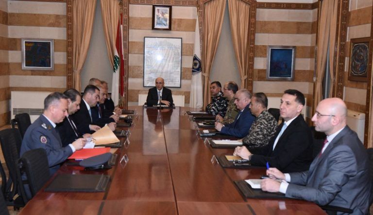 الحجار يترأس اجتماع مجلس الأمن الداخلي: تكثيف الدوريات وضبط المخدرات والاستعداد لزيارة البابا