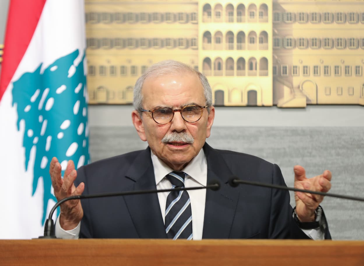 نواف سلام يبرّر زيادة الرواتب وتمويلها: «الصراحة واجب… ومن لديه بديل يؤمّن 800 مليون دولار فليتقدّم به».