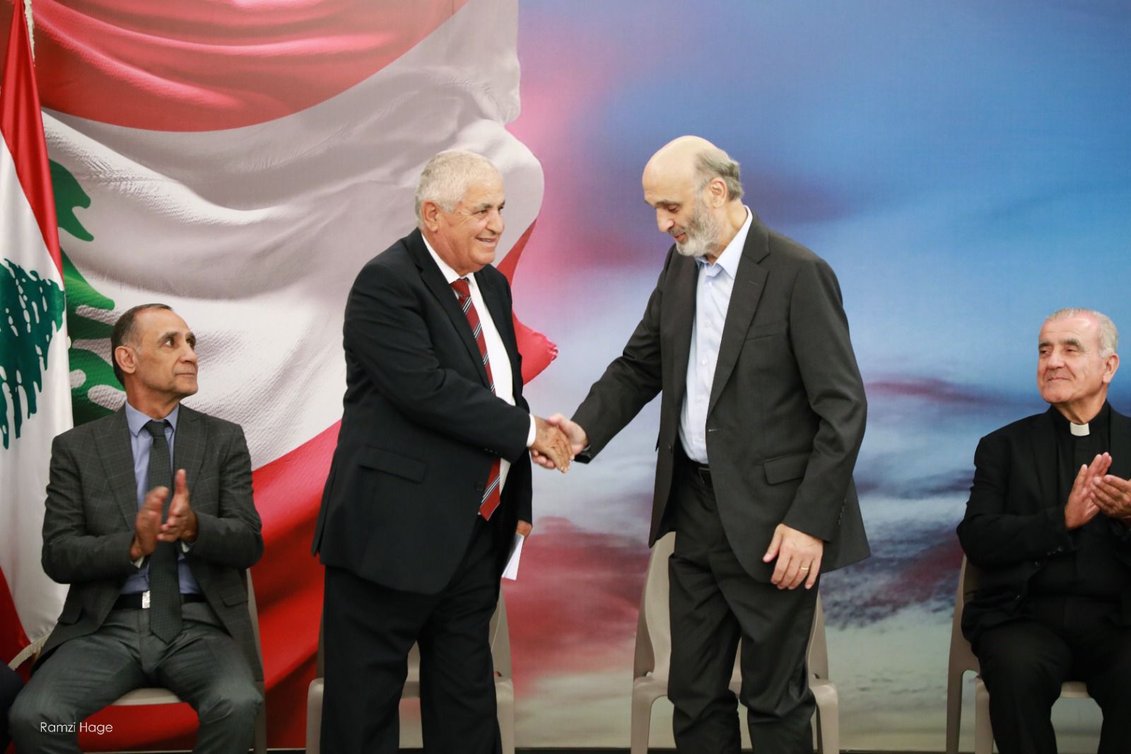 جعجع يبحث مع اتحاد بلديات إقليم الخروب الشمالي أوضاع المنطقة وحاجاتها التنموية في معراب