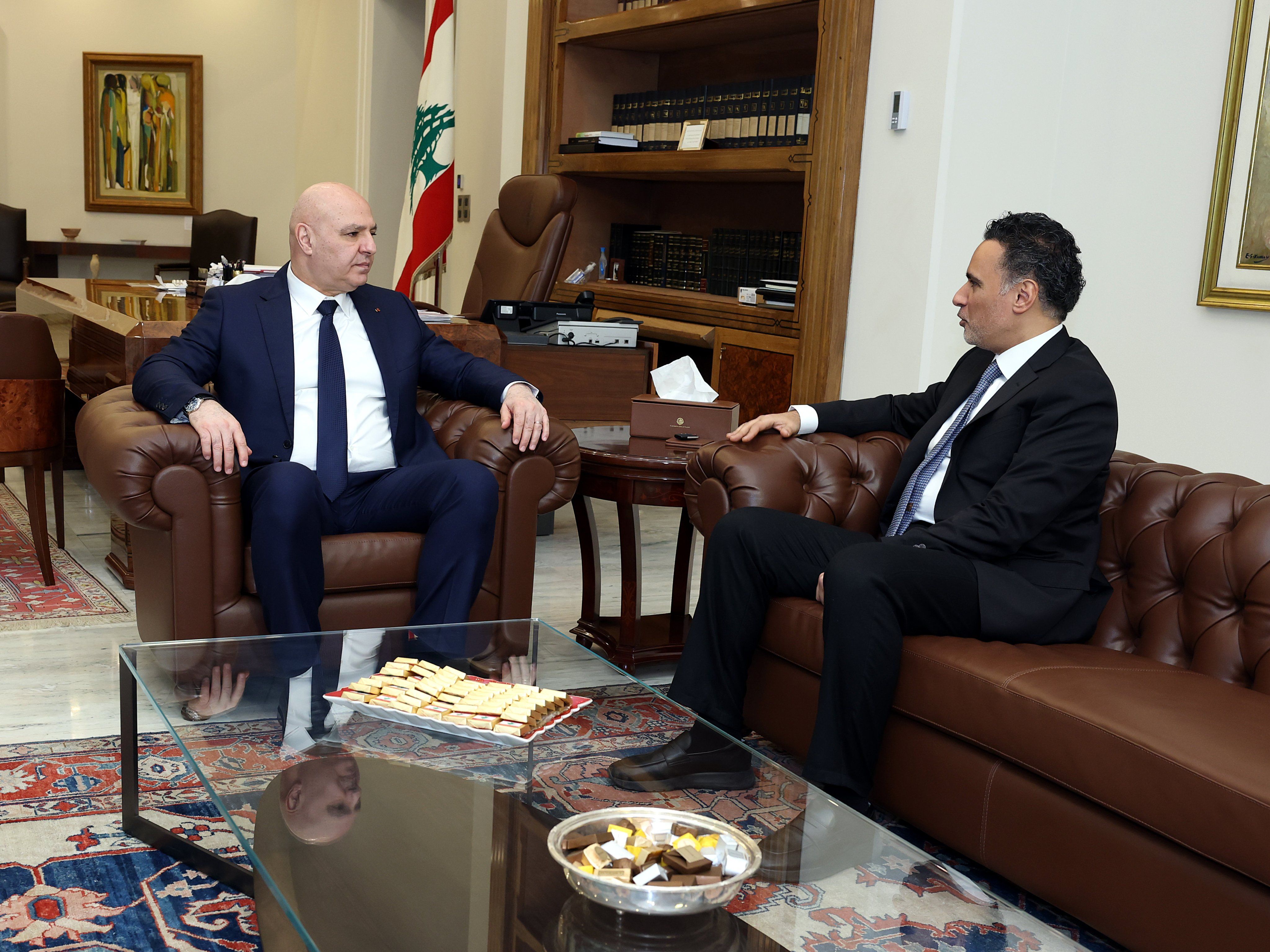 عون يطلع على إنجازات لجنة الرقابة المصرفية وخطة المرحلة المقبلة بعد إقرار «قانون الفجوة»