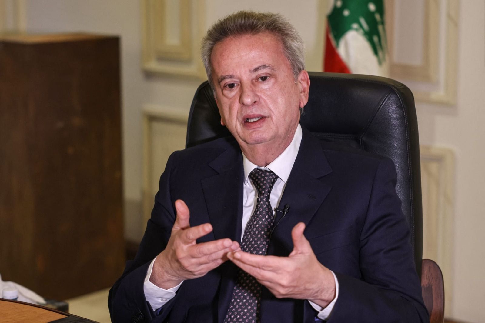 عائلة رياض سلامة تطلق نداءً عاجلاً: تحذير من تدهور وضعه الصحي ومطالبة بنقله إلى مستشفى بحنّس