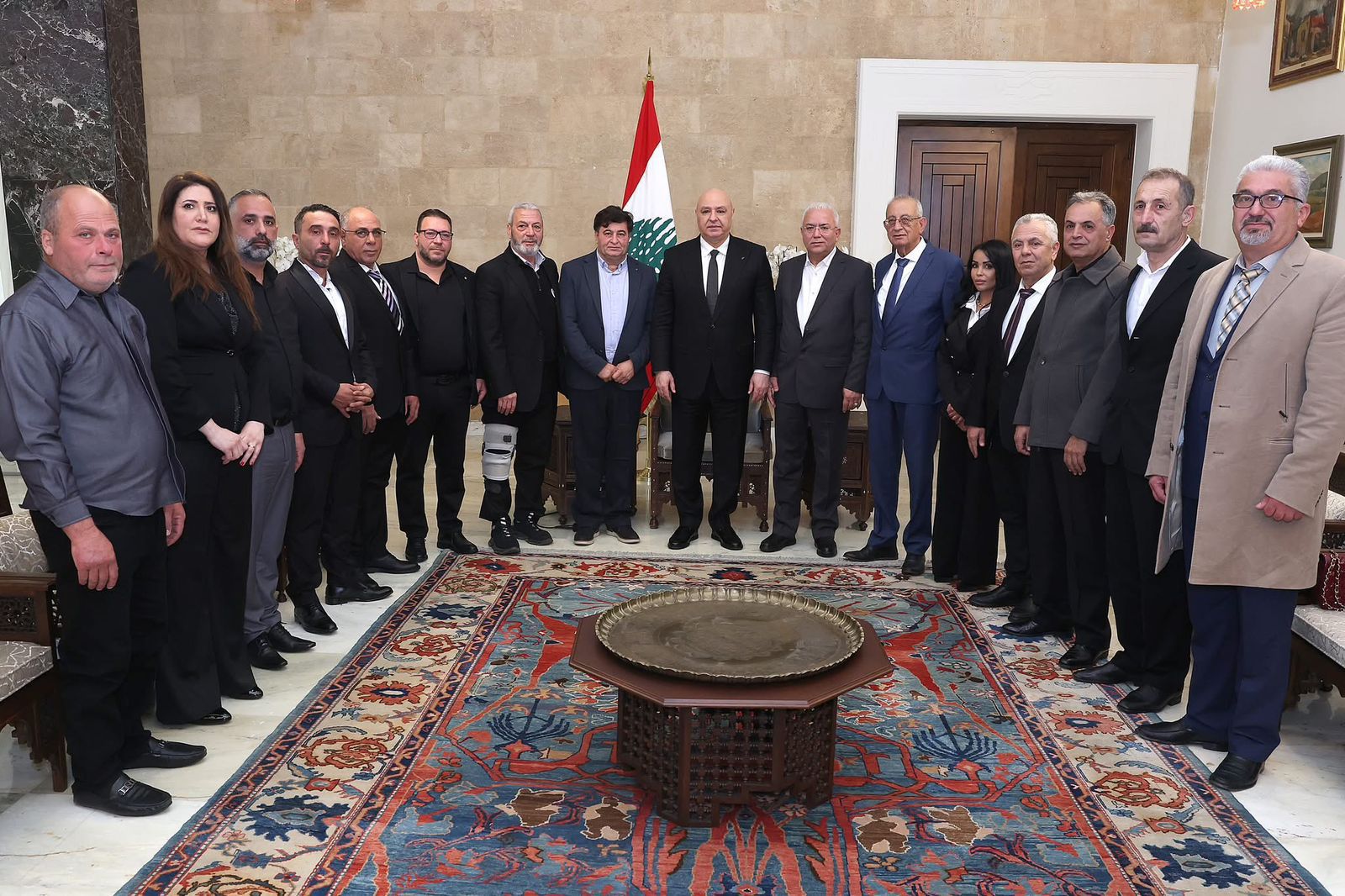 الرئيس جوزاف عون أمام وفد من تجمّع أبناء البلدات الجنوبية الحدودية: أنتم أبناؤنا، والدولة مُلزَمة بمساعدتكم.