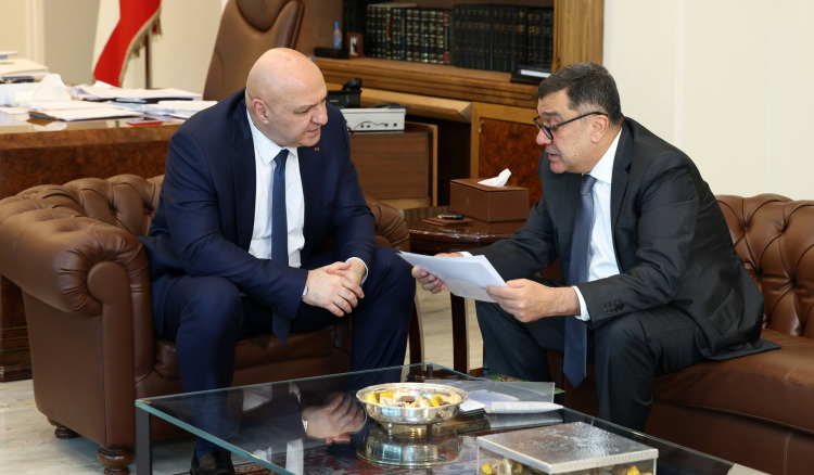 الرئيس عون يستقبل رئيس "طيران الشرق الأوسط" ويطلع على نمو الحركة الصيفية