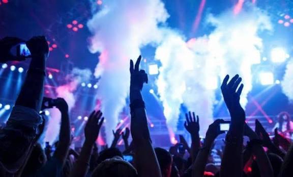 إقفال مطعم في الأشرفية بالشمع الأحمر بعد حادثة خادشة للآداب ليلة رأس السنة