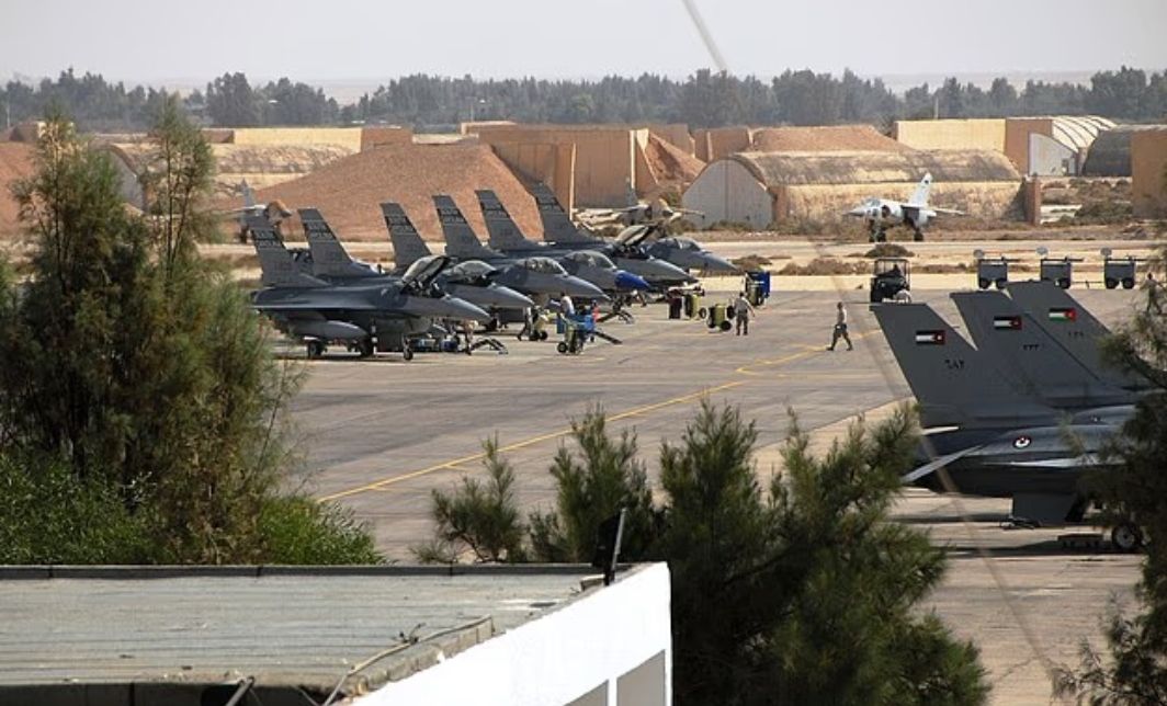 تعزيزات عسكرية جوية أمريكية في الأردن… رسائل ردع في ظل تصاعد التوتر مع إيران