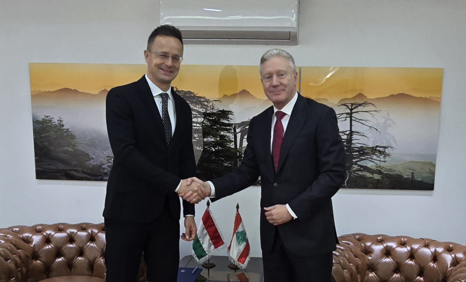 رجي وسيارتو: تعزيز قدرات الجيش اللبناني ودعم الاستقرار محور الحوار الثنائي