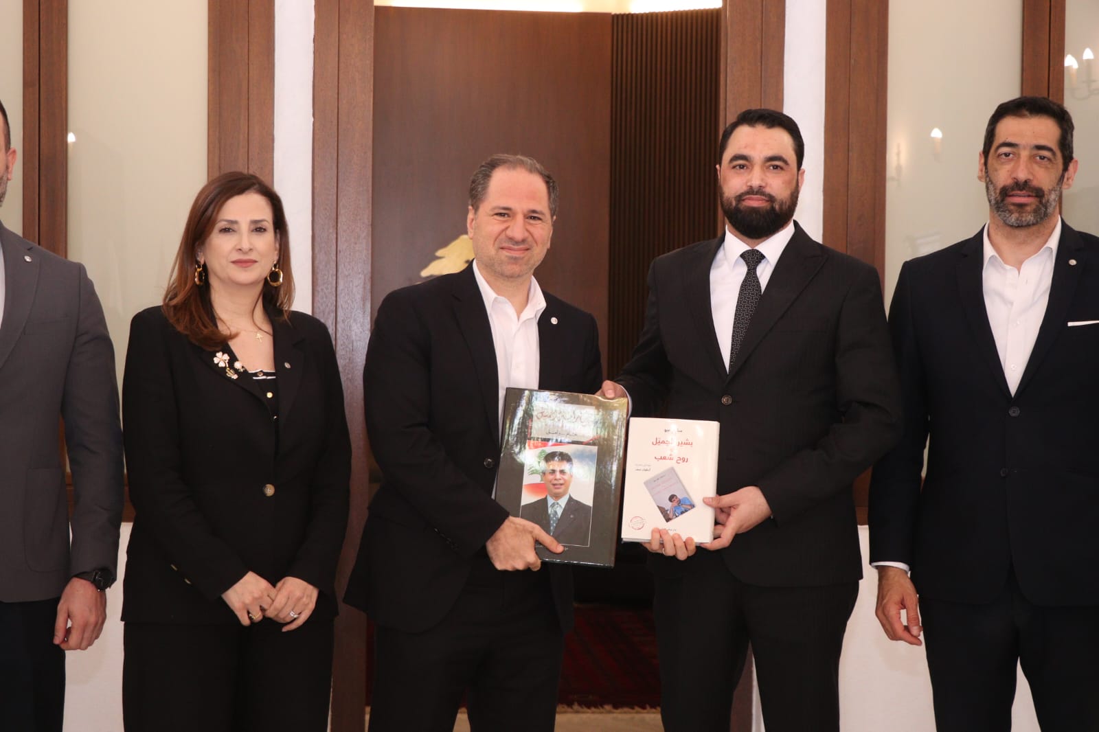 الجميل والهزاع يبحثان سبل تعزيز العلاقات اللبنانية السورية وآفاق التعاون الثنائي