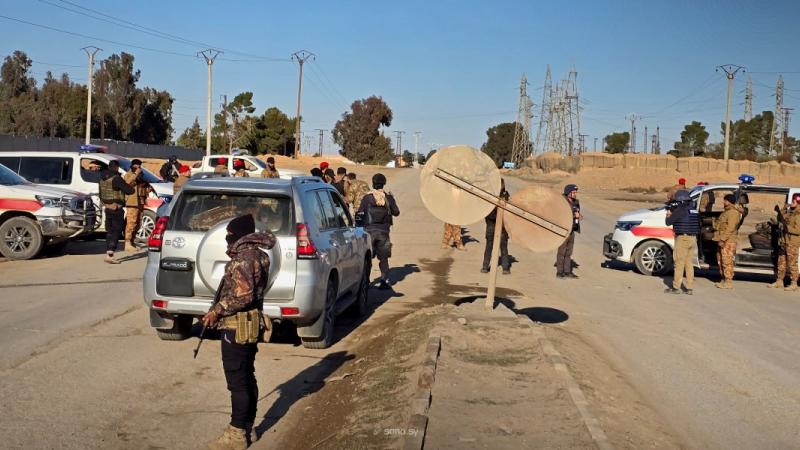 الجيش السوري يبدأ تنفيذ اتفاق كانون الثاني وينقل عناصر «قسد» من سجن الأقطان إلى عين العرب