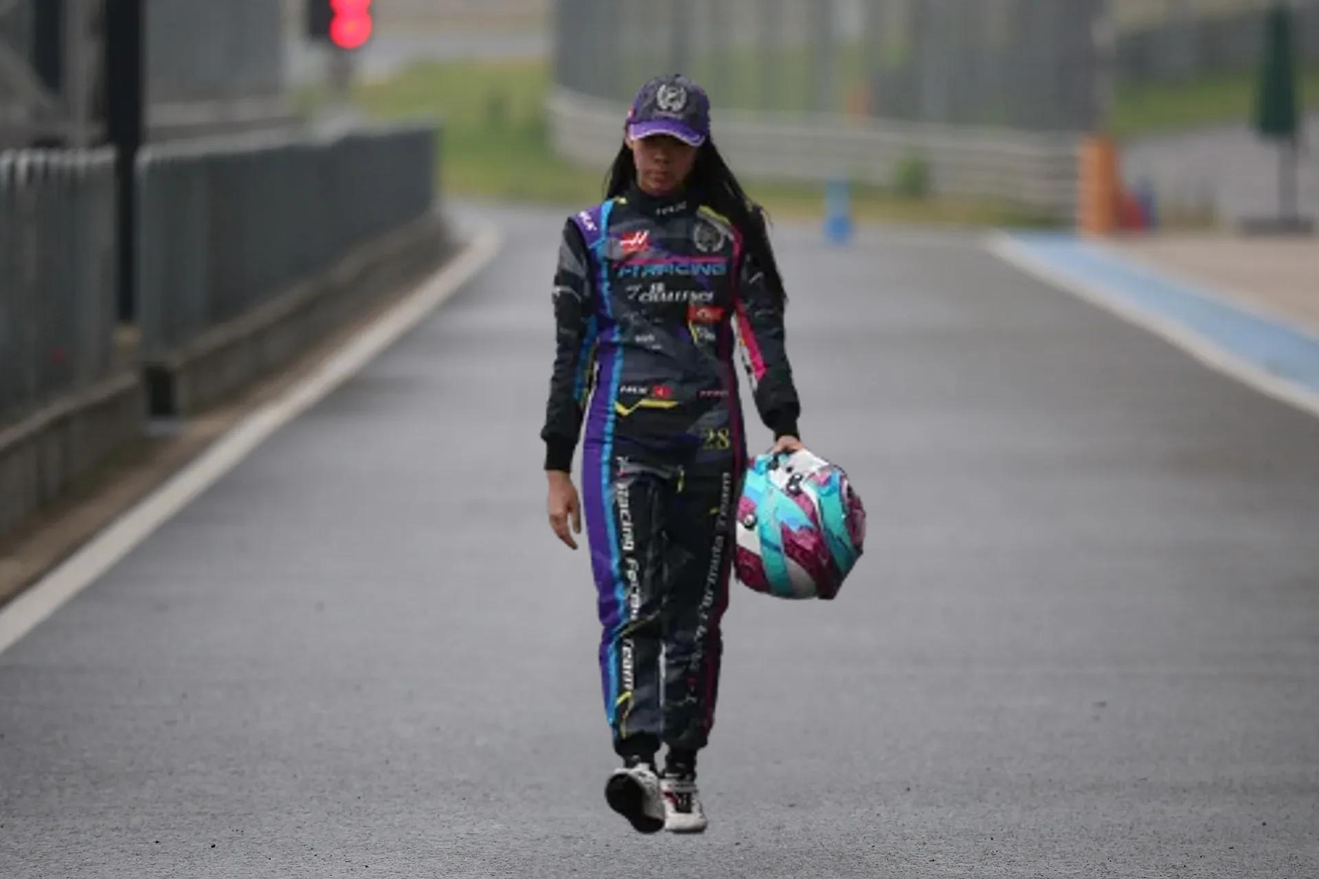 Vivian Siu walking through the paddock