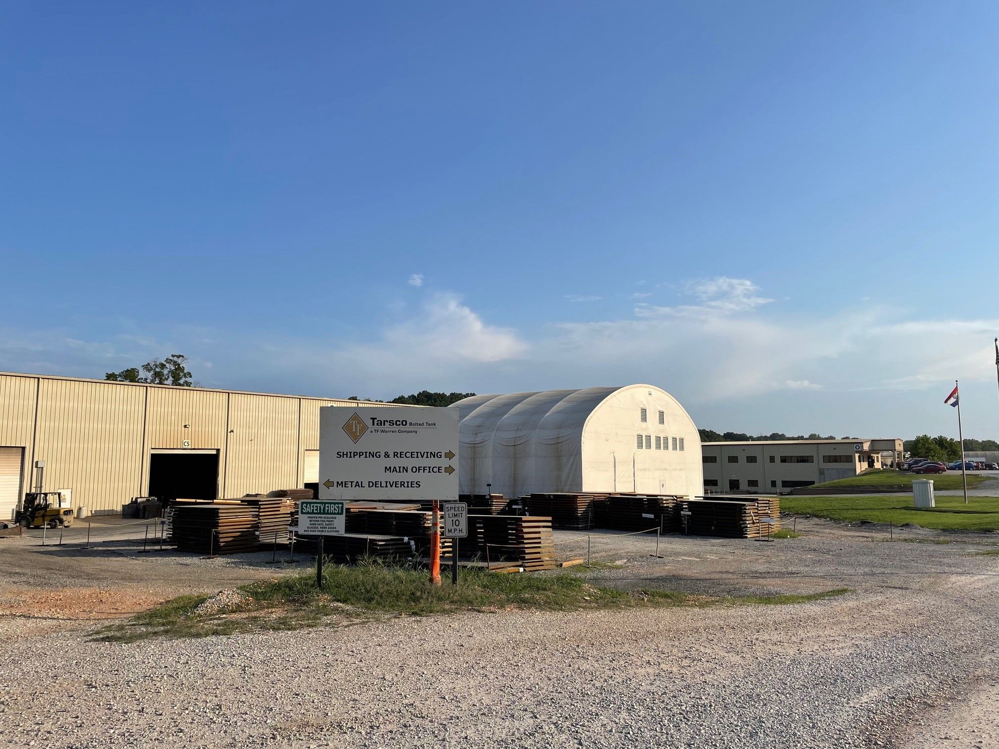 Tarsco Bolted Tank at 605 Orange St, Homeland, FL 33847.